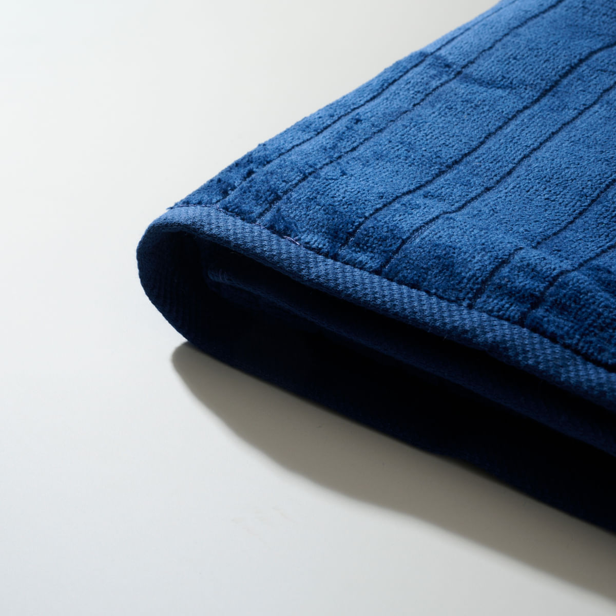 03 12 0036 Toalha de Praia e Piscina Biarritz Azul Marinho 002